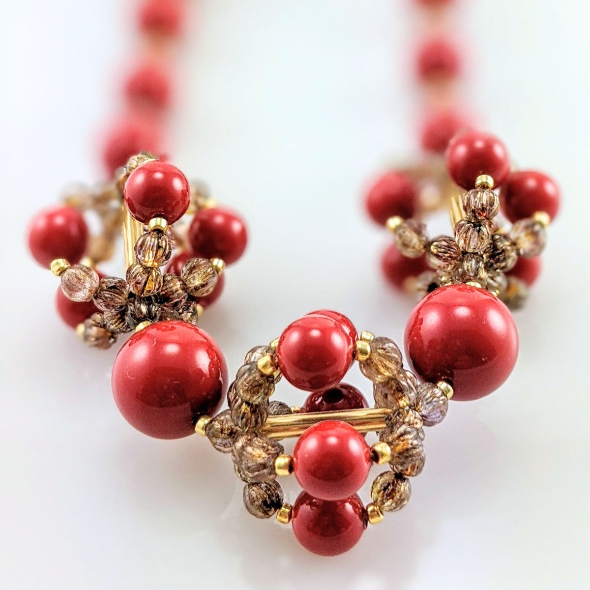 Red crystal pearl necklace