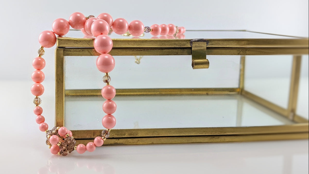 Pink crystal pearl necklace