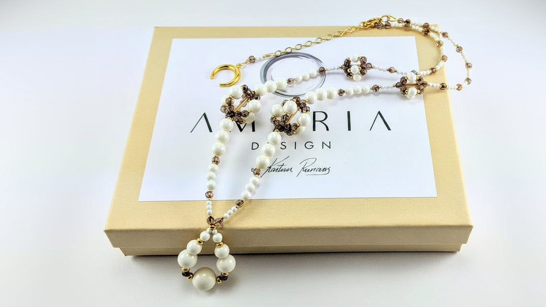 Ivory crystal pearl necklace