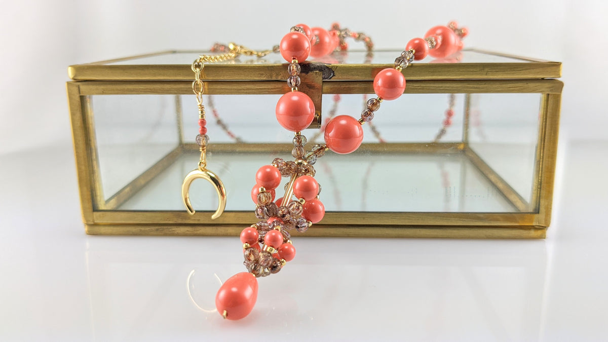 Coral crystal pearl necklace