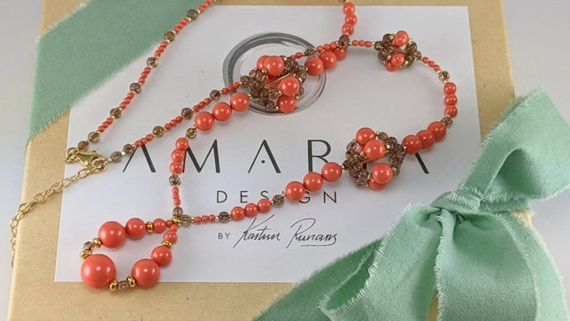 Coral crystal pearl necklace