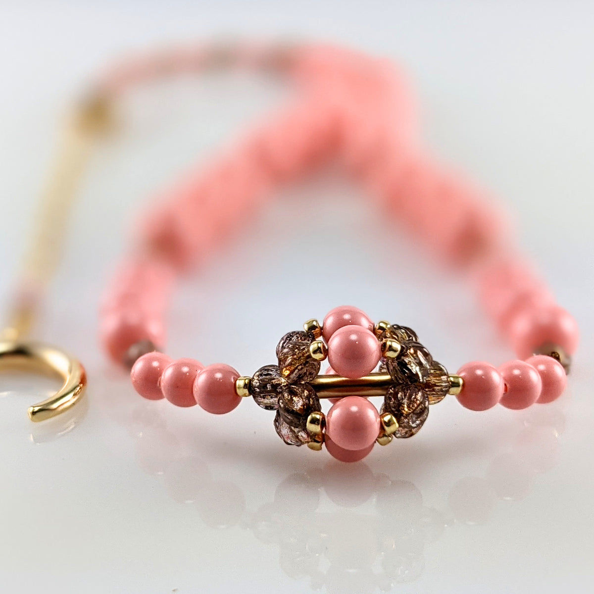 Pink crystal pearl necklace