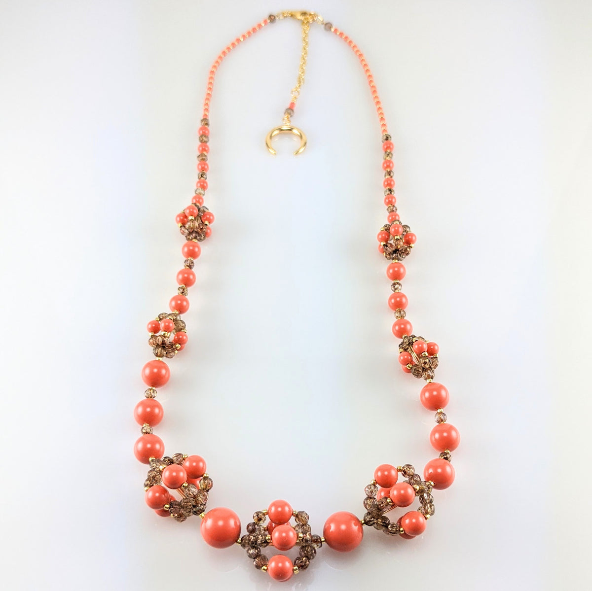 Coral crystal pearl necklace