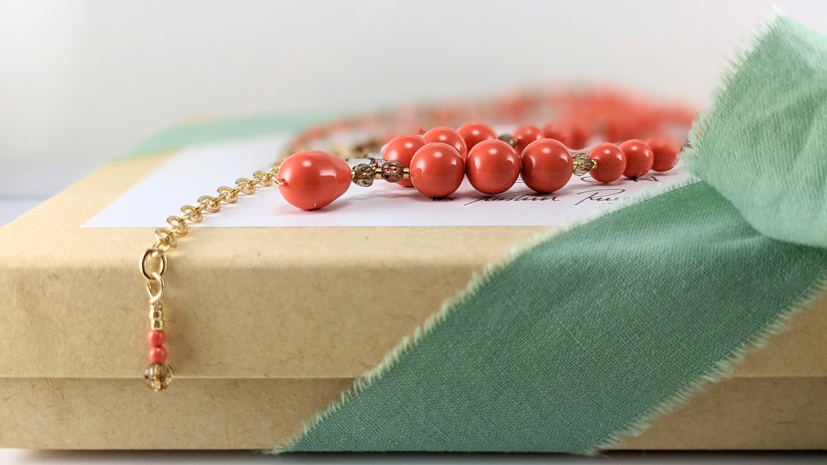 Coral crystal pearl necklace