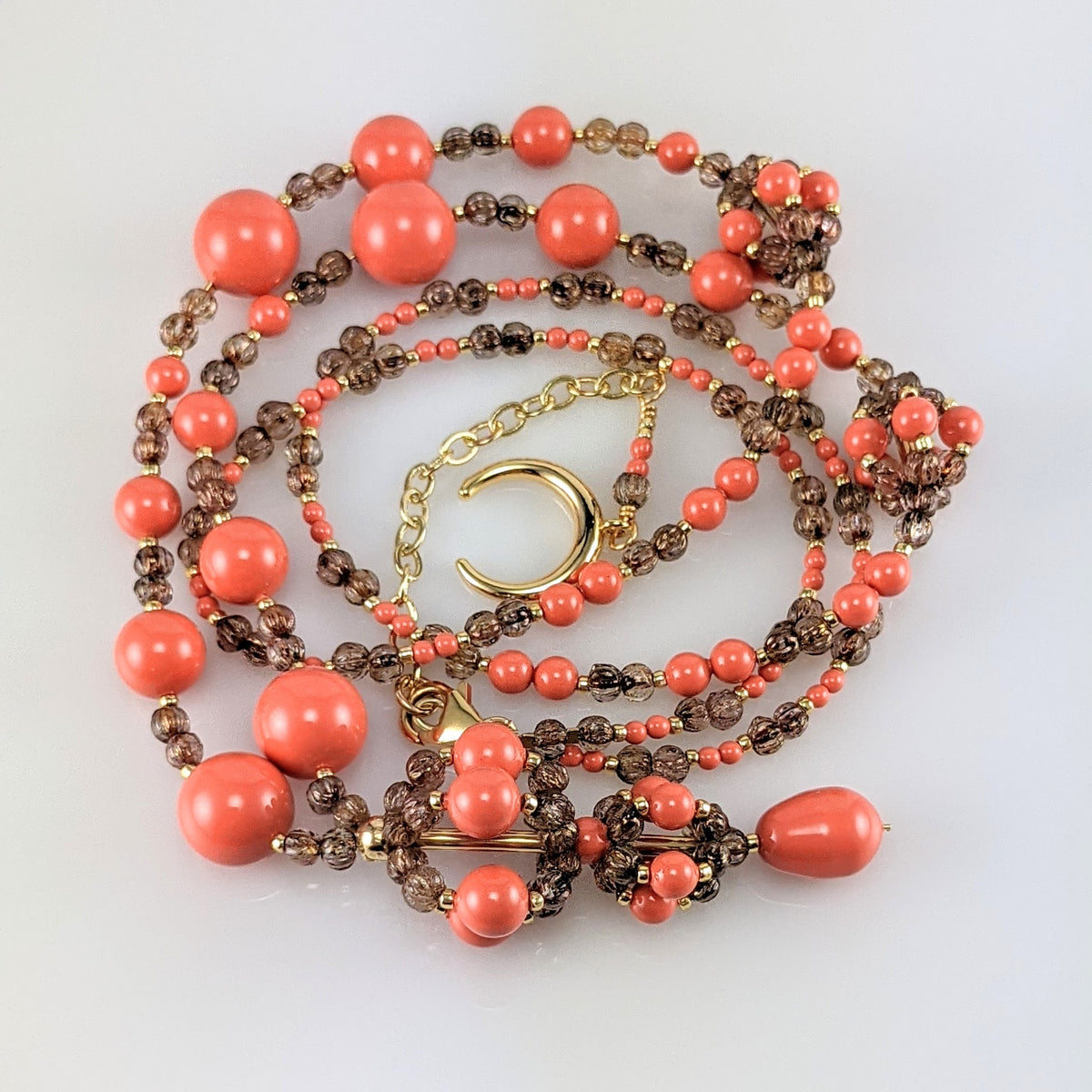 Coral crystal pearl necklace