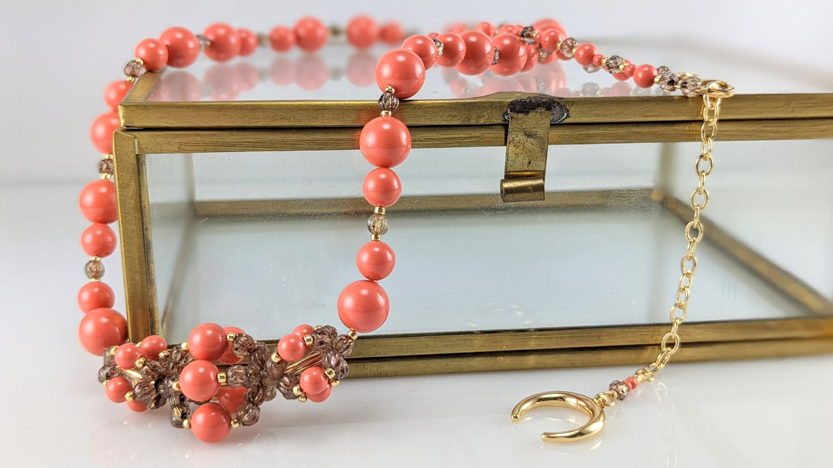 Coral crystal pearl necklace