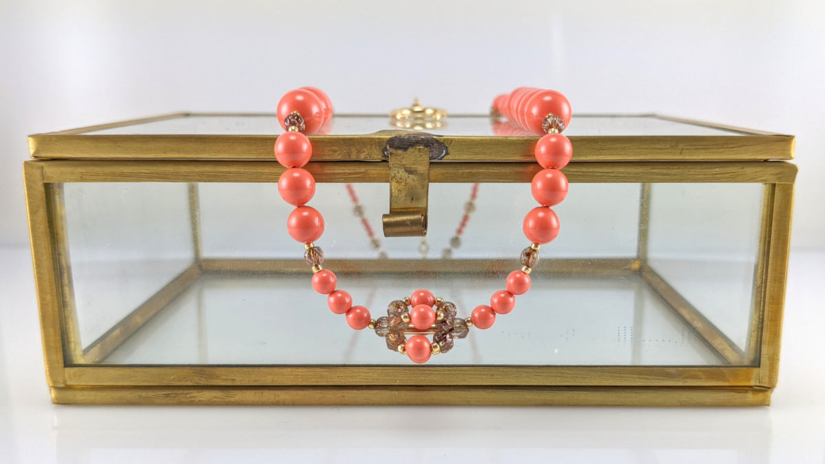 Coral crystal pearl necklace