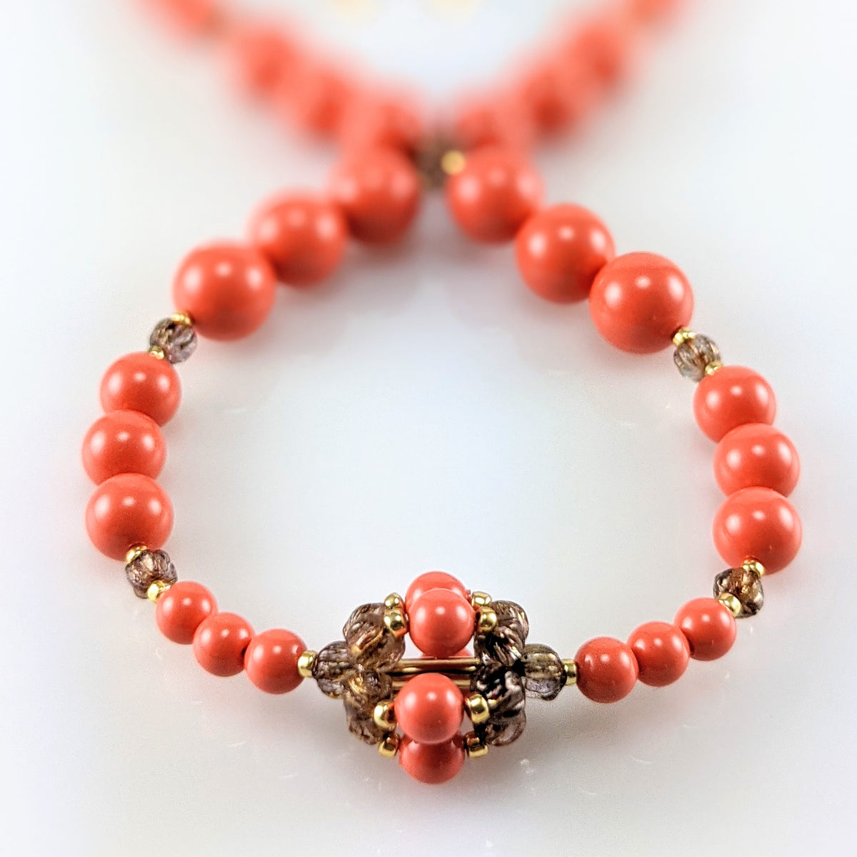 Coral crystal pearl necklace