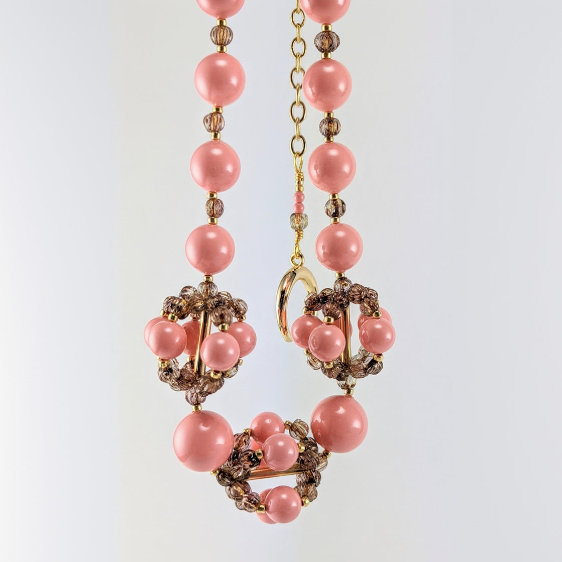 Pink crystal pearl necklace