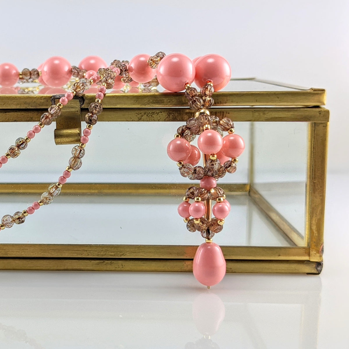 Pink crystal pearl necklace