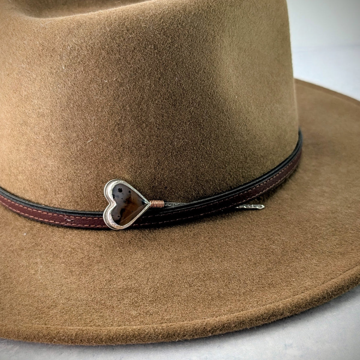 Montana Agate Heart Hat Pick