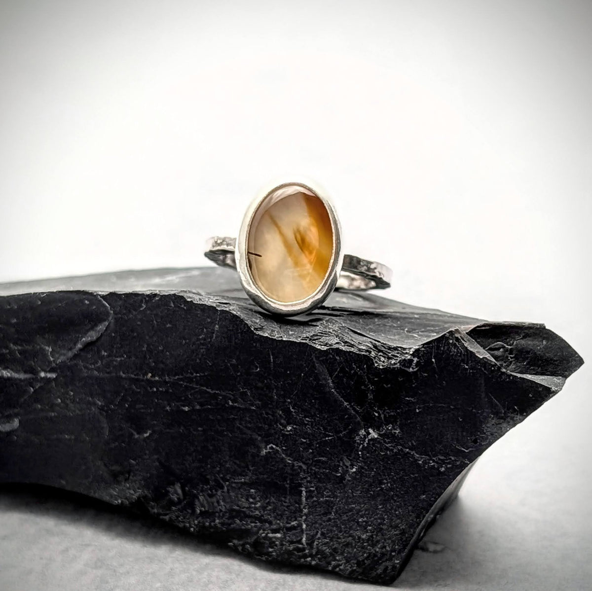 Minimalist Montana Agate Ring
