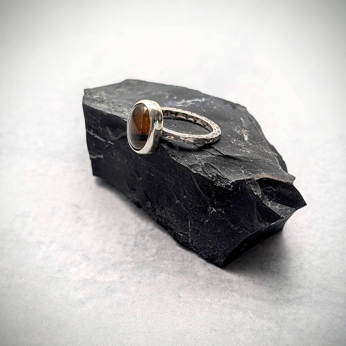 Minimalist Montana Agate Ring