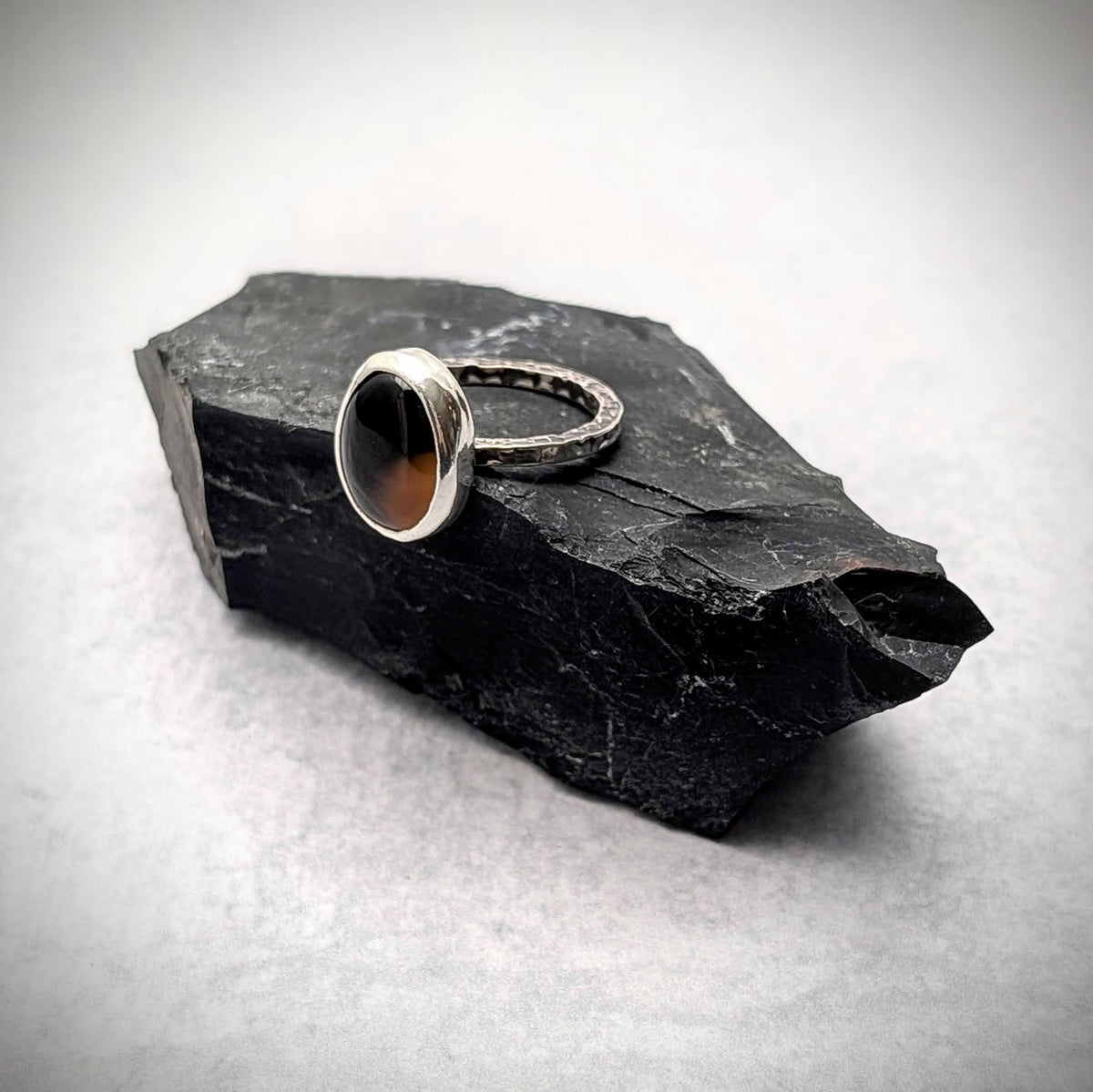 Minimalist Montana Agate Ring