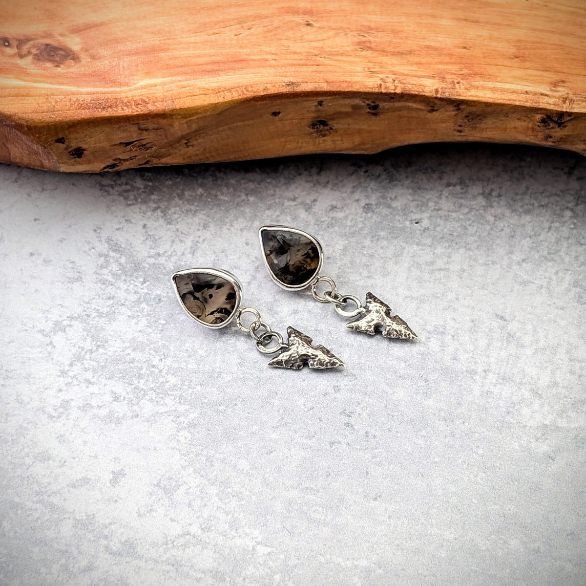Grand Montana Agate Arrowhead Earrings