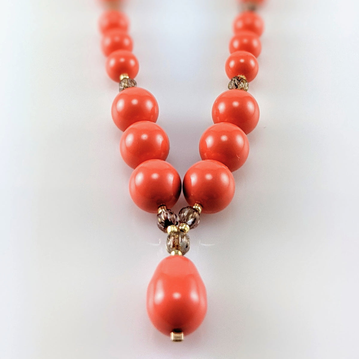 Coral crystal pearl necklace