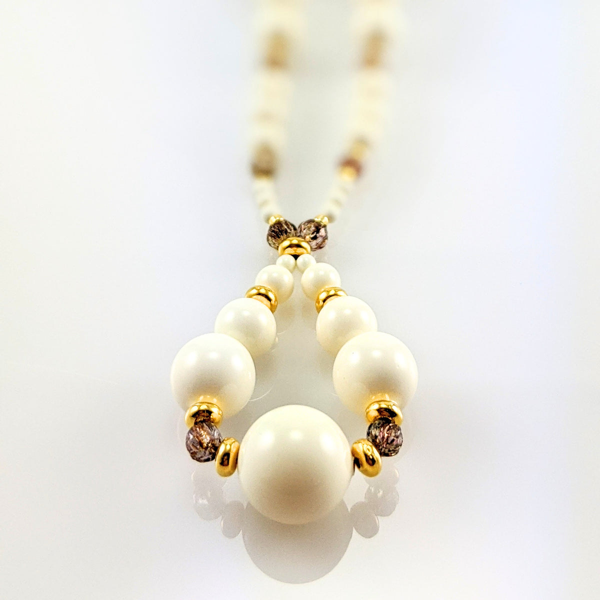 Ivory crystal pearl necklace