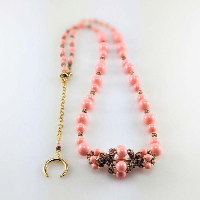Pink crystal pearl necklace